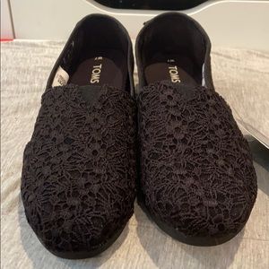 Toms Shoes - TOMS Black Floral Lace Women's Classics - Size 7
